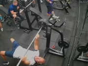 Quem era homem que morreu atingido por barra de supino em academia