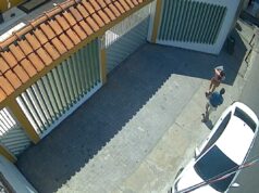 Câmera de segurança flagra casal com bebê sequestrado momentos antes de abandoná-lo na rua em Manaus