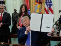 Trump assina ordem que reduz vacinas recomendadas para crianças