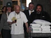Homem que ficou 40 anos no corredor da morte é libertado nos EUA após análise de DNA