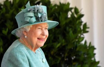 Rainha Elizabeth II manda mensagem ao Brasil por tragédia em Petrópolis