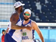 Olimpíada: Evandro e Bruno Schmidt seguem invictos no vôlei de praia