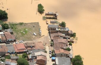 Cidades baianas atingidas pelas chuvas recebem hoje novos recursos