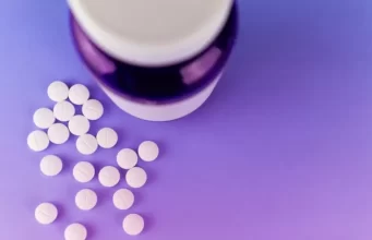 Melatonina, ‘hormônio do sono’, está liberado no Brasil, mas médicos pedem cautela