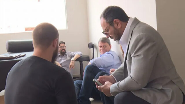 68BC17BE-F920-4A58-8201-0B77C67EF73B