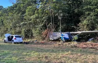 Avião é apreendido no AM após polícia descobrir pista clandestina