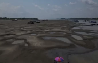 Rio Solimões está a 11 cm da seca histórica no Amazonas