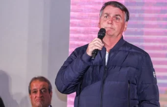 Reunião comandada por Bolsonaro revela arranjo de dinâmica golpista na alta cúpula do governo, diz Moraes