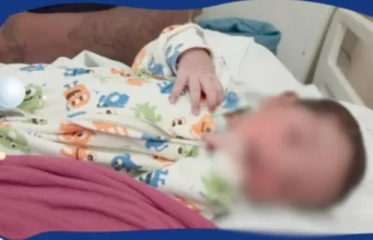 Bebê nasce após mãe ser resgatada das enchentes no RS