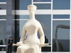 Primeira Turma do STF forma maioria para manter prisão de Bolsonaro