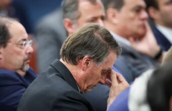 “Crise familiar agrava depressão de Bolsonaro”, diz aliado