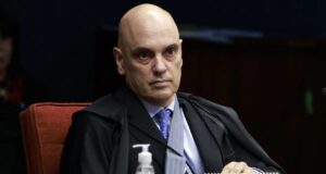 Moraes determina busca e apreensão a jornalista após reportagem sobre Dino