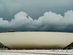 Deputados pedem investigação federal sobre megaoperação no Rio