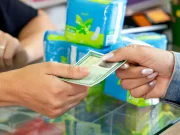 Beneficiárias recebem mensagens sobre retirada de absorventes no SUS