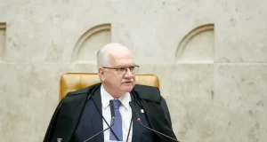 Fachin dá 24h para Mendonça levantar sigilo de todo caso Master