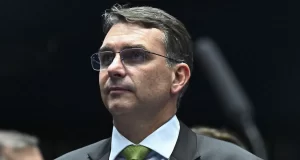 Flávio diz que voto da direita em Messias será “conforme a consciência”