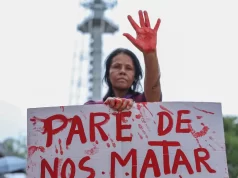 Apesar de medida protetiva, mulher é morta na rua por agressor em SP