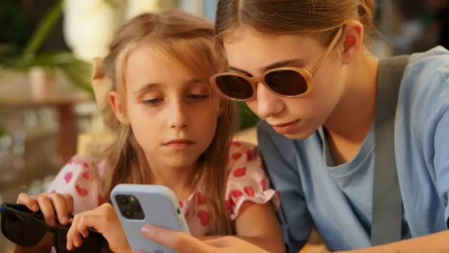 crianca-celular-2-e1773704409504