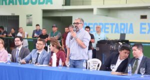 Confusão marca final de audiência pública em Iranduba, no Amazonas; VÍDEO