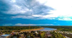 Alunos indígenas enfrentam salas sem cadeiras e merenda no interior do Amazonas, diz MPF