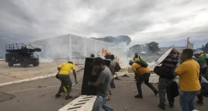 Moraes concede domiciliar a Fátima de Tubarão e mais 18 idosos do 8/01