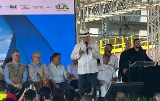 Amazonas terá investimentos em energia, transporte fluvial e infraestrutura, anuncia Lula