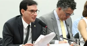 Fim da escala 6×1: relator propõe que um dia de folga seja no domingo