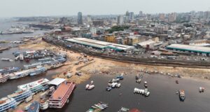 Rio Negro pode chegar a nível próximo ao das secas históricas de 2023 e 2024, aponta Serviço Geológico