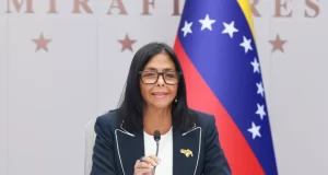 Quase todos os chefes do governo de La Guaira morreram, diz Delcy Rodríguez