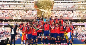 Fifa “corta” Donald Trump de foto da Espanha campeã mundial