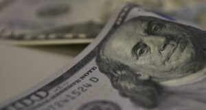 Tarifaço de 25% dos EUA sobre o Brasil começa a valer; saiba mais