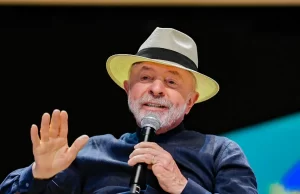 PDT oficializa apoio a Lula e estará com o PT no 1° turno após 12 anos