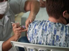 Projeto propõe que vacinação contra Covid-19 de crianças dependa de autorização dos pais em Manaus