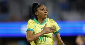 Barça anuncia Kerolin com valor recorde no futebol feminino brasileiro