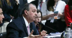 Relator da CCJ do Senado vota a favor da PEC do fim da escala 6×1