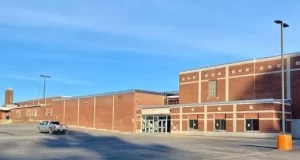 Aluna do ensino médio é suspensa no primeiro dia de aula por trazer café