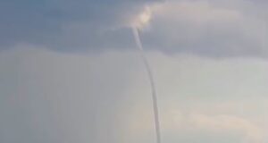 VÍDEO: tromba d’água se forma sobre lago durante tempestade no interior do AM