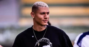 Técnico do Tottenham barra Richarlison: “Não vai jogar, mesmo disponível”