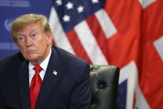 Trump diz acompanhar de perto eleição brasileira e não declara apoio