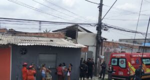 Pai que manteve filho refém em Manaus ameaçou matar criança e tirar a própria vida, diz major da PM