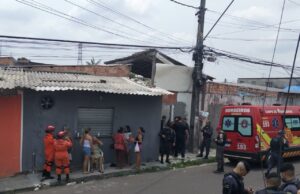Pai que manteve filho refém em Manaus ameaçou matar criança e tirar a própria vida, diz major da PM