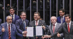 Congresso promulga emenda do fim da 6×1; escala 5×2 começa em 60 dias